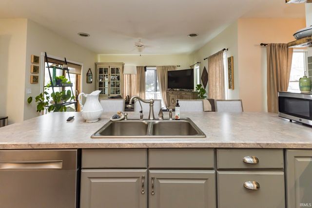 703 Keswick Drive, Huntington, IN 46750