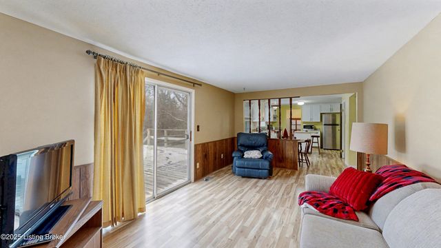 6504 Mandeville Rd, Louisville, KY 40228