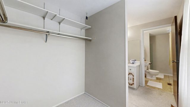 6504 Mandeville Rd, Louisville, KY 40228