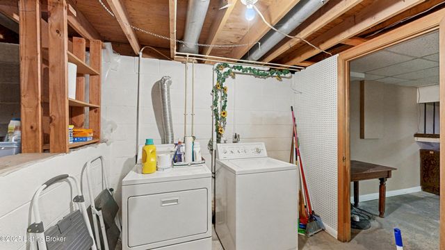 6504 Mandeville Rd, Louisville, KY 40228