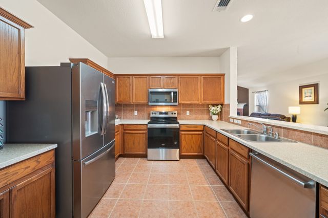 209 Bear Trail, Waxahachie, TX 75165