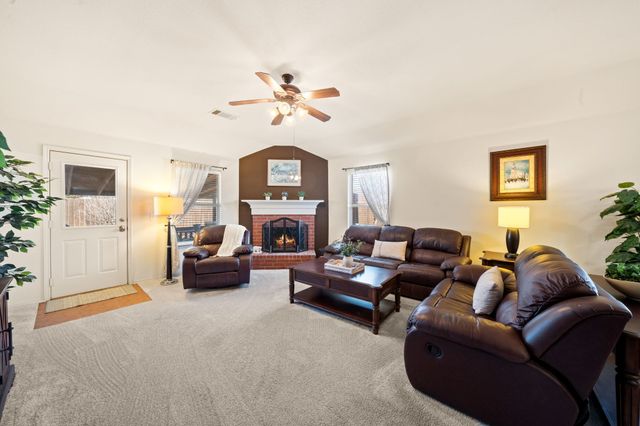 209 Bear Trail, Waxahachie, TX 75165