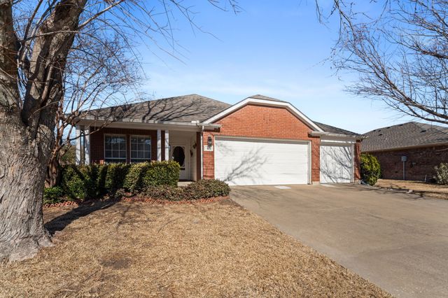 209 Bear Trail, Waxahachie, TX 75165
