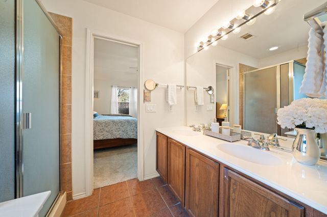 209 Bear Trail, Waxahachie, TX 75165