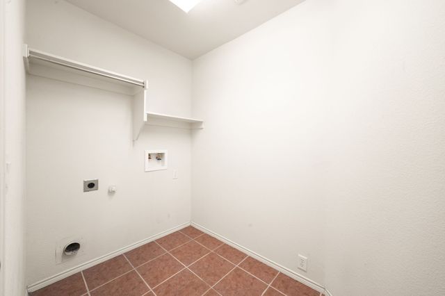 209 Bear Trail, Waxahachie, TX 75165