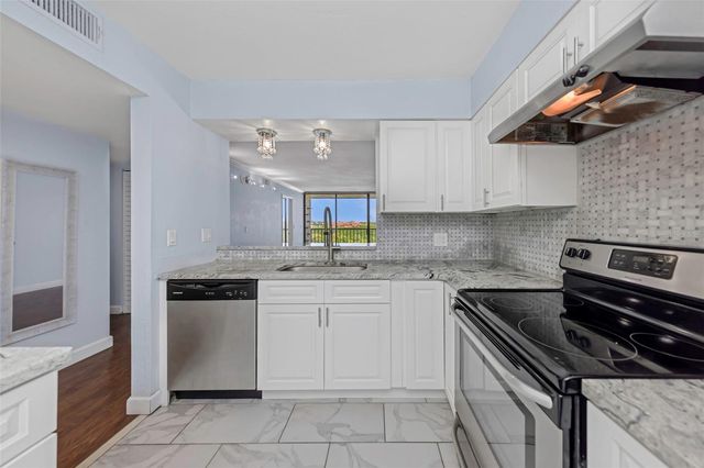 1000 COVE CAY DRIVE 5D, Clearwater, FL 33760