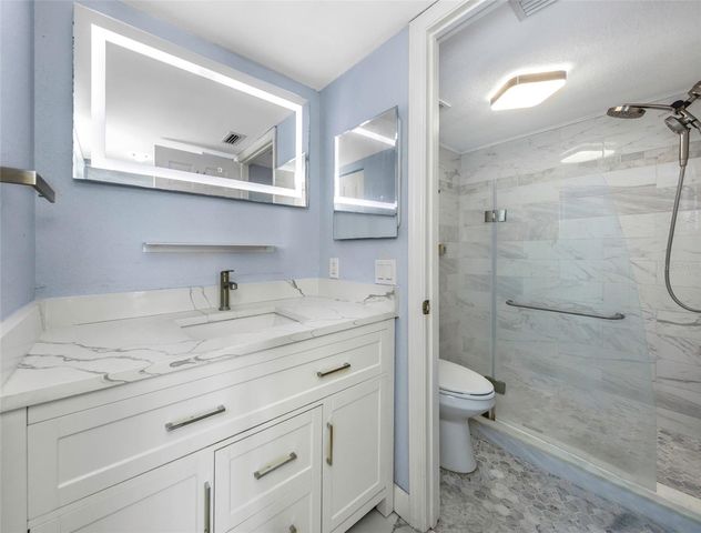 1000 COVE CAY DRIVE 5D, Clearwater, FL 33760