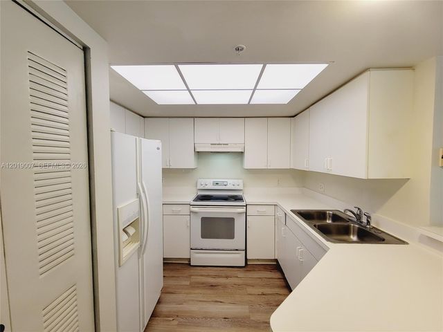 4155 N Haverhill Rd 1415, West Palm Beach, FL 33417