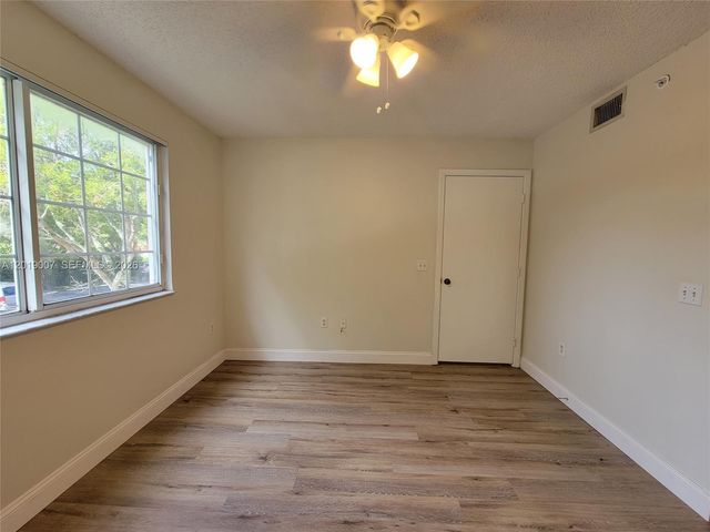 4155 N Haverhill Rd 1415, West Palm Beach, FL 33417