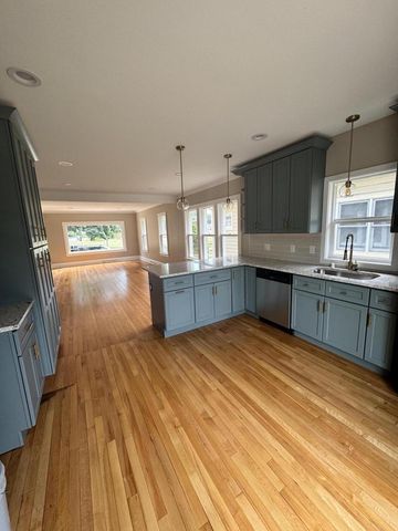910 76th STREET, Kenosha, WI 53143