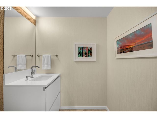 1075 Nw NORTHRUP St 514, Portland, OR 97209