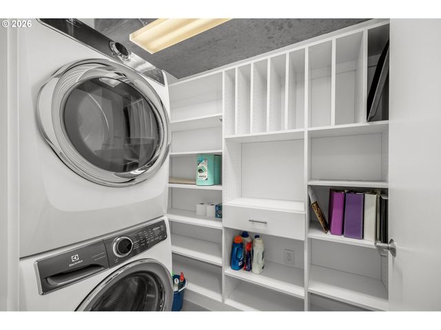 1075 Nw NORTHRUP St 514, Portland, OR 97209