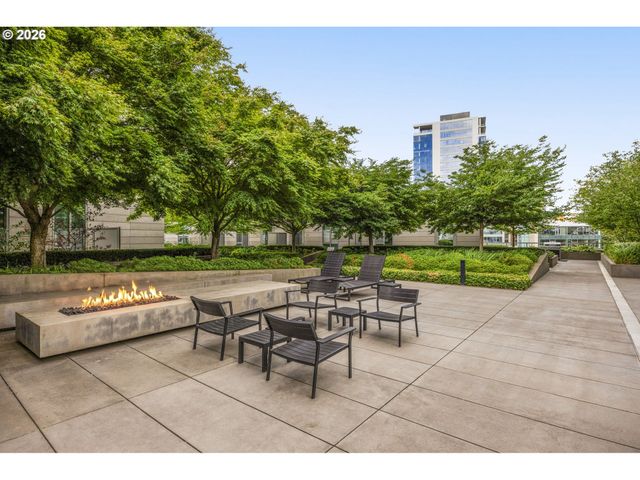 1075 Nw NORTHRUP St 514, Portland, OR 97209