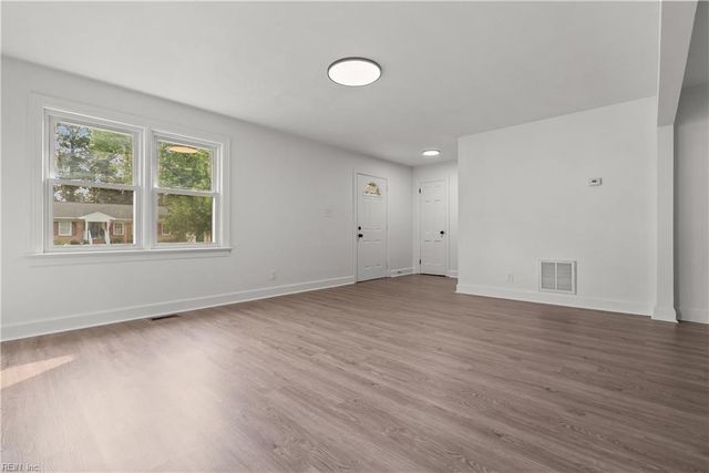 4257 Meadow Wood DR, Chesapeake, VA 23321
