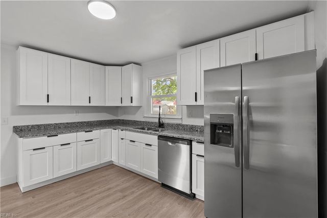 4257 Meadow Wood DR, Chesapeake, VA 23321