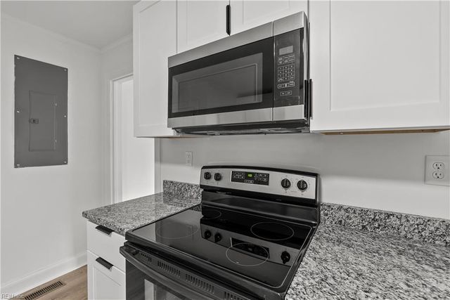 4257 Meadow Wood DR, Chesapeake, VA 23321