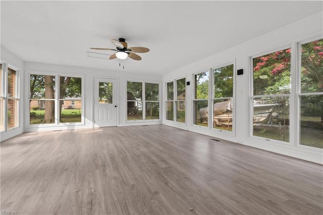 4257 Meadow Wood DR, Chesapeake, VA 23321