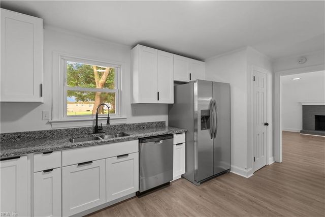 4257 Meadow Wood DR, Chesapeake, VA 23321