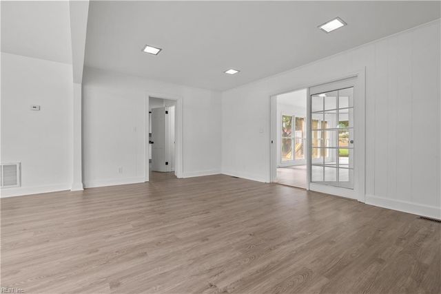 4257 Meadow Wood DR, Chesapeake, VA 23321
