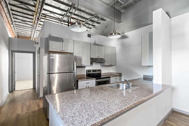 612 W Texas Avenue 204, Baytown, TX 77520