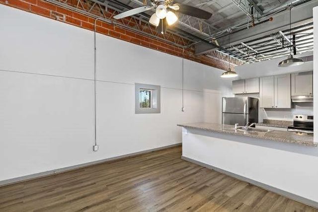 612 W Texas Avenue 204, Baytown, TX 77520