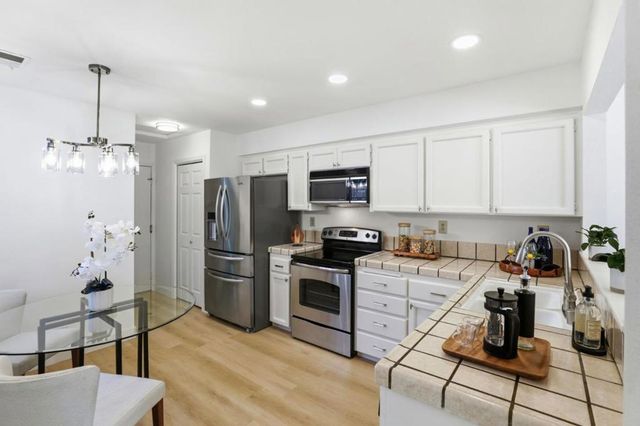 17101 Creekside Circle, Morgan Hill, CA 95037