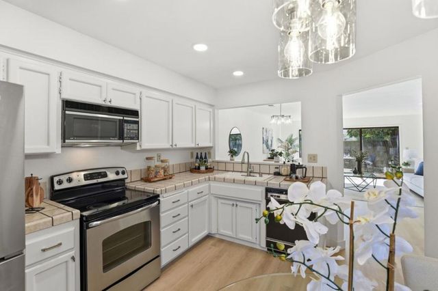 17101 Creekside Circle, Morgan Hill, CA 95037