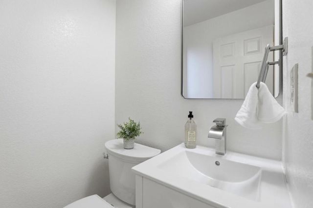 17101 Creekside Circle, Morgan Hill, CA 95037