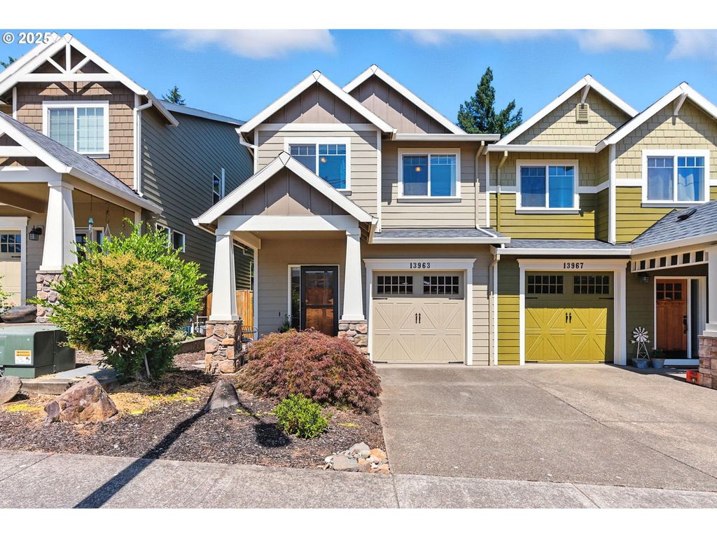 13963 TRAVELER Rd, Oregon City, OR 97045