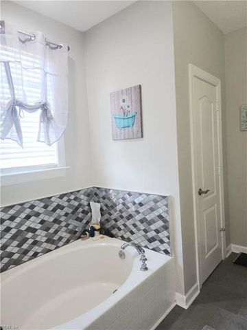 632 Sweet Leaf PL, Chesapeake, VA 23320