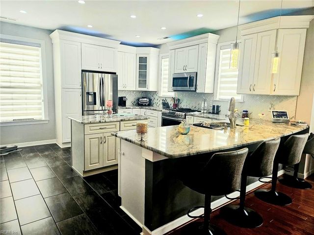 632 Sweet Leaf PL, Chesapeake, VA 23320