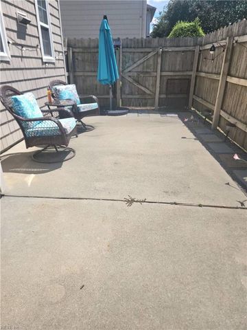 632 Sweet Leaf PL, Chesapeake, VA 23320
