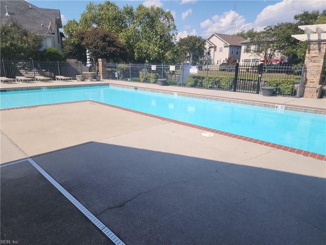 632 Sweet Leaf PL, Chesapeake, VA 23320