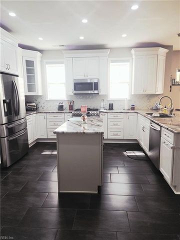 632 Sweet Leaf PL, Chesapeake, VA 23320