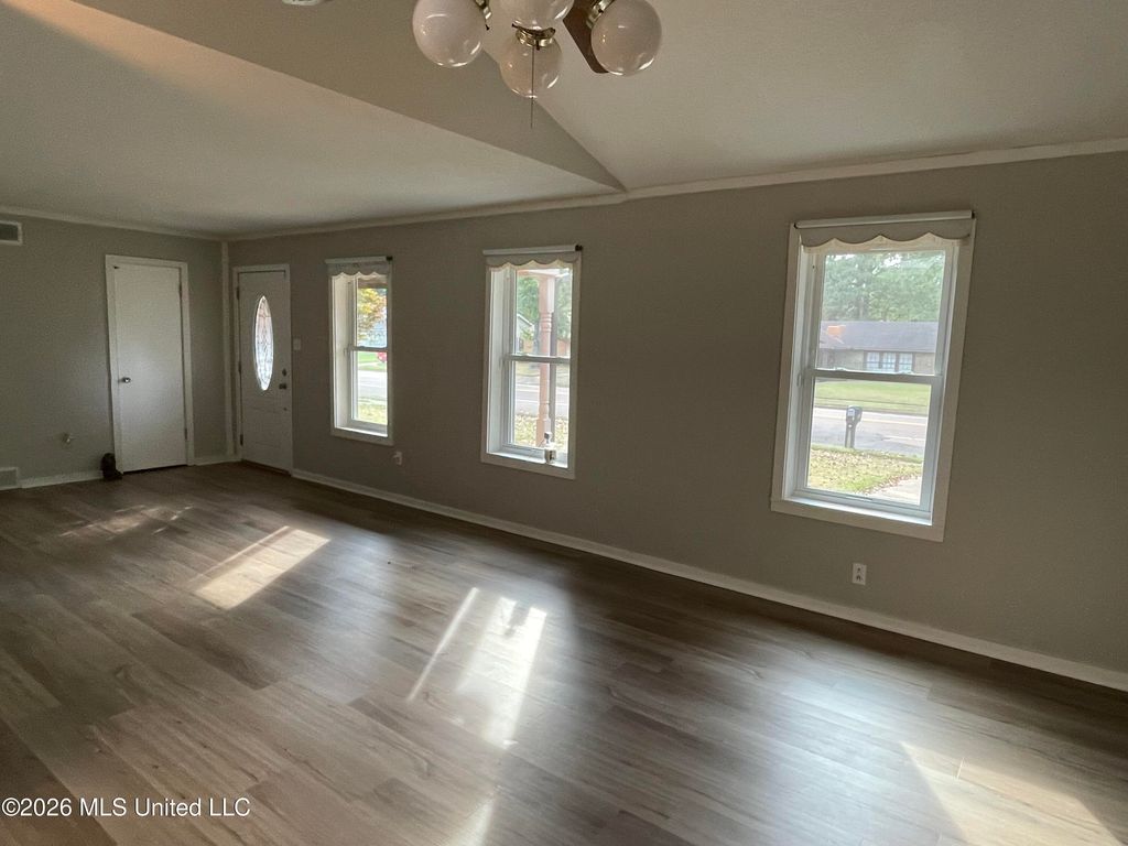 8710 Greenbrook Parkway, Southaven, MS 38671 — photo 3