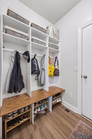 1608 Aspen Drive, Carver, MN 55315