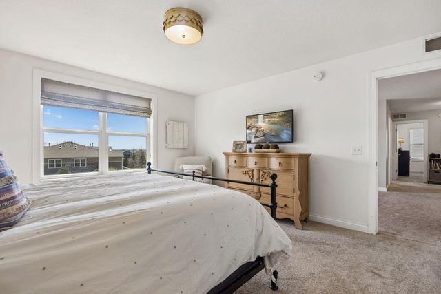 1608 Aspen Drive, Carver, MN 55315