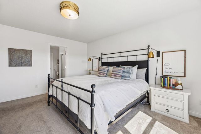 1608 Aspen Drive, Carver, MN 55315