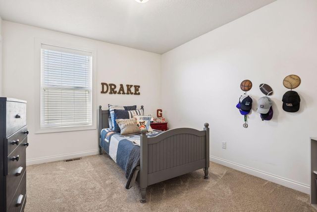 1608 Aspen Drive, Carver, MN 55315