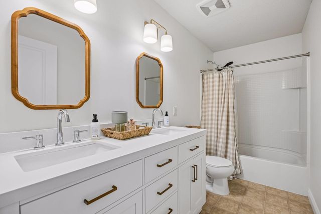 1608 Aspen Drive, Carver, MN 55315