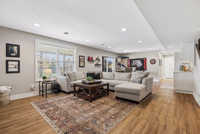 1608 Aspen Drive, Carver, MN 55315