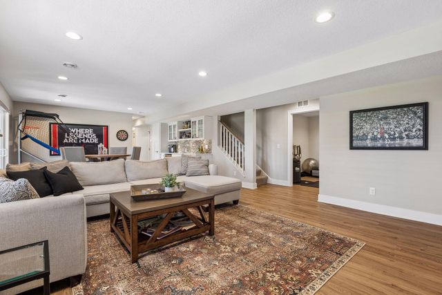 1608 Aspen Drive, Carver, MN 55315