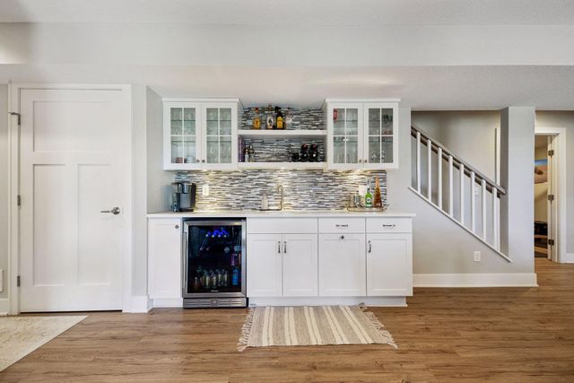 1608 Aspen Drive, Carver, MN 55315