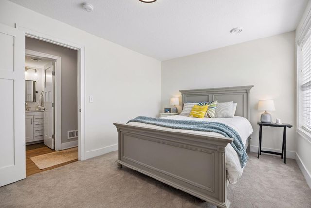 1608 Aspen Drive, Carver, MN 55315