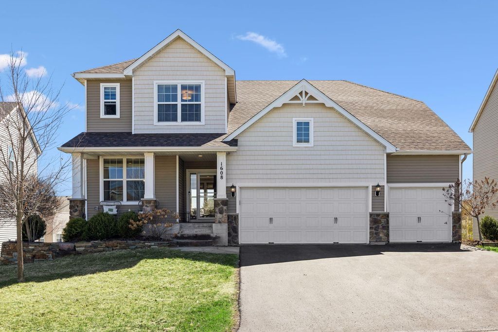 1608 Aspen Drive, Carver, MN 55315