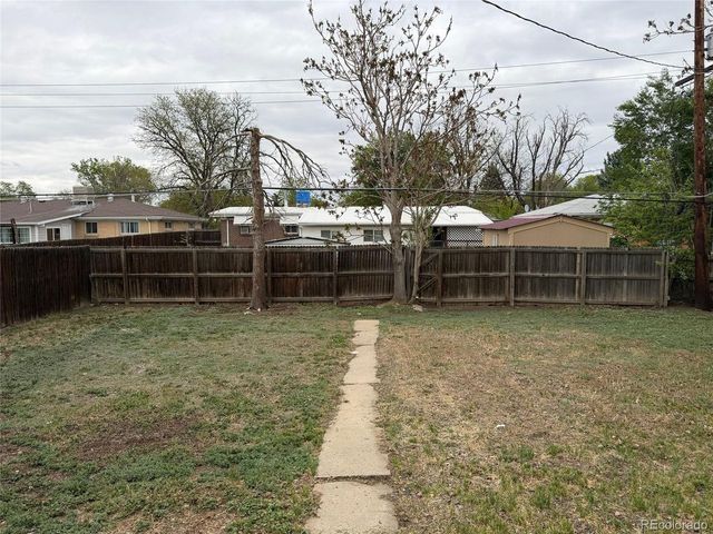 3124 Quari St, Aurora, CO 80011