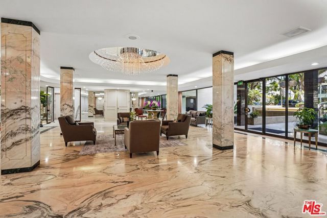 325 N Oakhurst Drive PH2, Beverly Hills, CA 90210