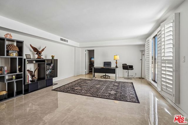 325 N Oakhurst Drive PH2, Beverly Hills, CA 90210