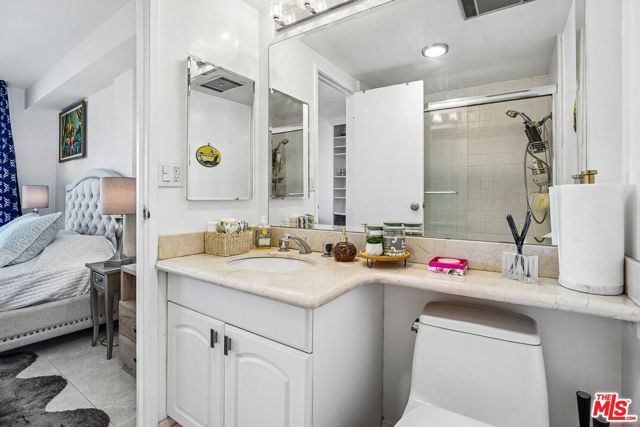 325 N Oakhurst Drive PH2, Beverly Hills, CA 90210