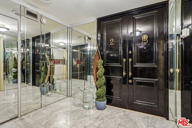325 N Oakhurst Drive PH2, Beverly Hills, CA 90210